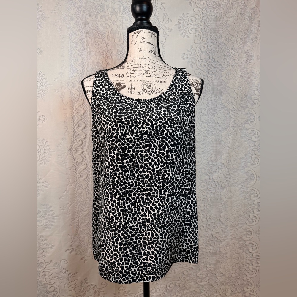 Elegant Black and White Silk Patterned Vintage Sleeveless Blouse